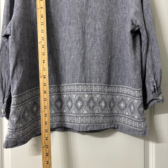 Chico’s Design Linen and Rayon Embroidered Top size 2 - Picture 4 of 6
